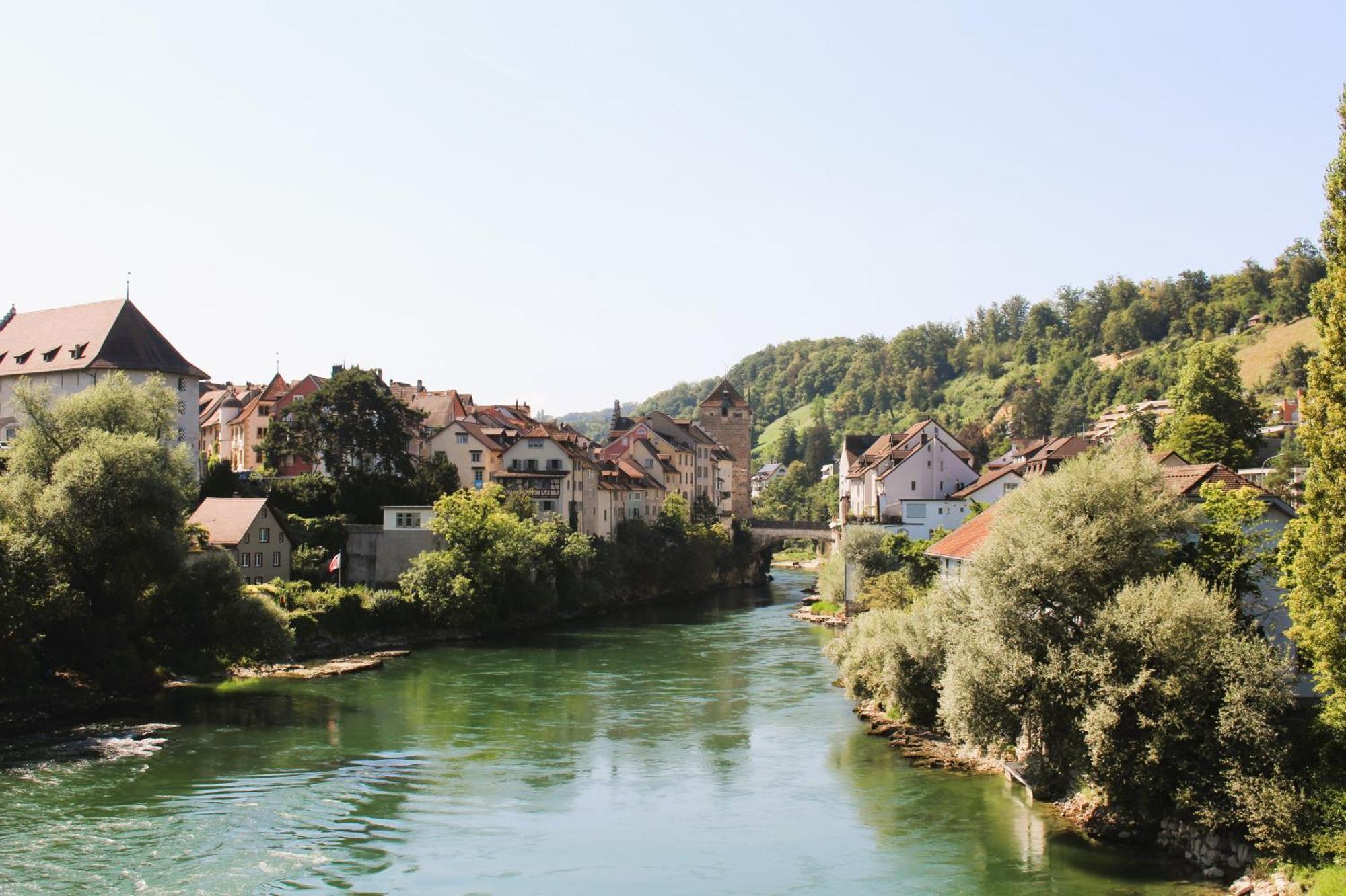 Business I Family Apartment I 1-4 Personen - Aare Blick, Nahe Altstadt I Beamer - 99" Leinwand I Terrassen Lounge Und Parkplatz Brugg  Zewnętrze zdjęcie